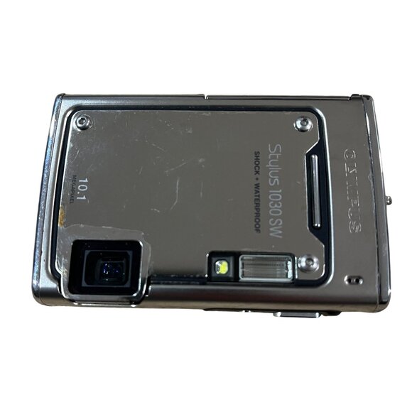 Olympus Stylus 1030SW Waterproof Digital Camera + Charger + Case, Tested Working - Picture 9 of 9